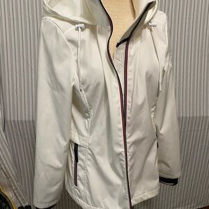 Tommy Hilfiger women's White Hooded Rain Jacket